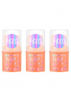 Essence Highlighter &raquo;BABY GOT HOLO GLOW highlighter stick&laquo; su starkem Glanzeffekt